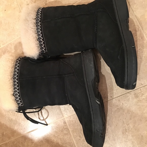 Ladies Black lace UGG boots mid with cream cuff - Picture 6 of 8